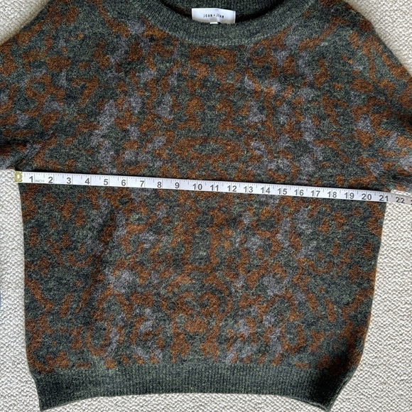 John + Jenn Evereve Cozy Sweater Size Medium - Picture 5 of 7